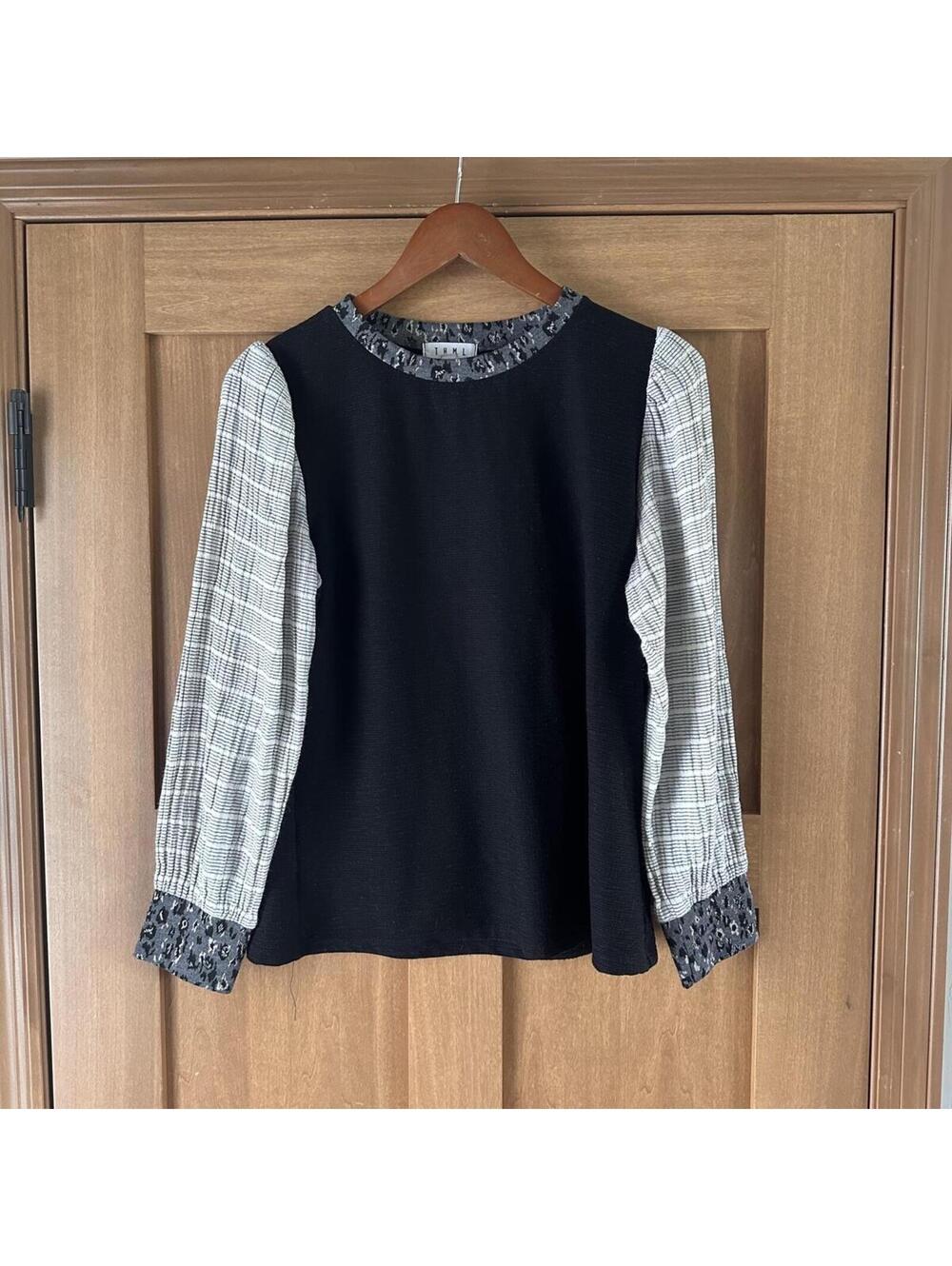 THML Long Sleeve Mixed Media Top Blouse Black & Gray Women’s size Large